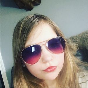 Meet your Posher, Chloe